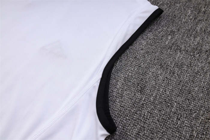 Juventus Training Jersey 23/24