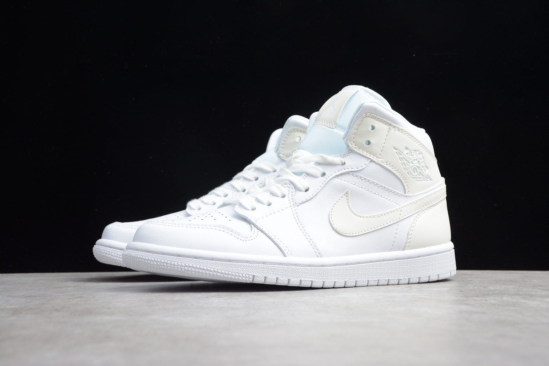 Air Jordan Wmns Air Jordan 1 Mid 'White Ivory' BQ6472-112