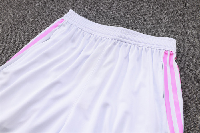 Juventus Training Jersey 23/24