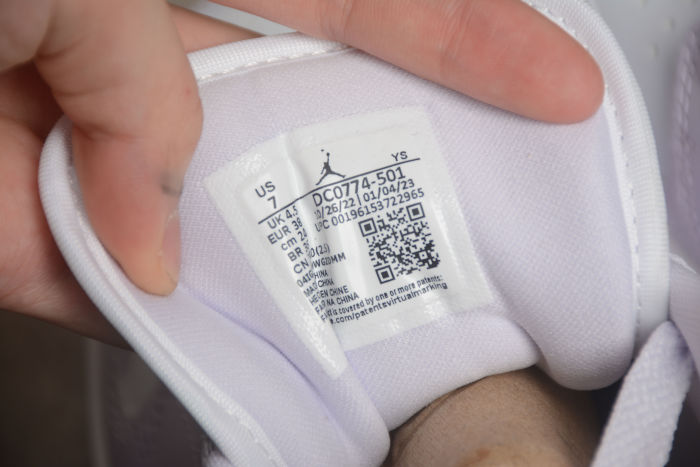 Air Jordan 1 Low Barely Grape | DC0774-501 |