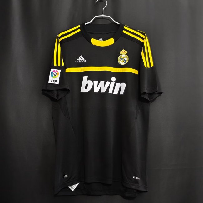 Real Madrid Retro Black Goalkeeper Jersey 2011/12