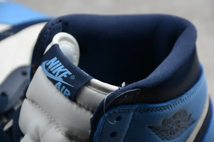 Air Jordan 1 Retro High OG Obsidian UNC 555088-140