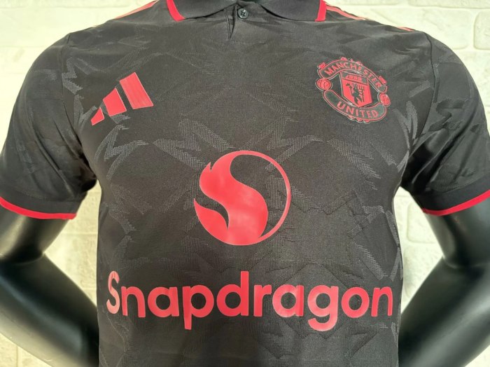 Manchester United Black Player Jersey 25/26