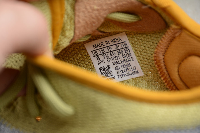 Yeezy Boost 350 V2“Marsh” FX9034