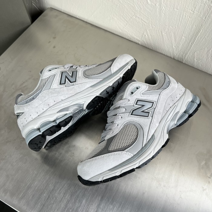 New Balance 2002R Grey ML2002RO