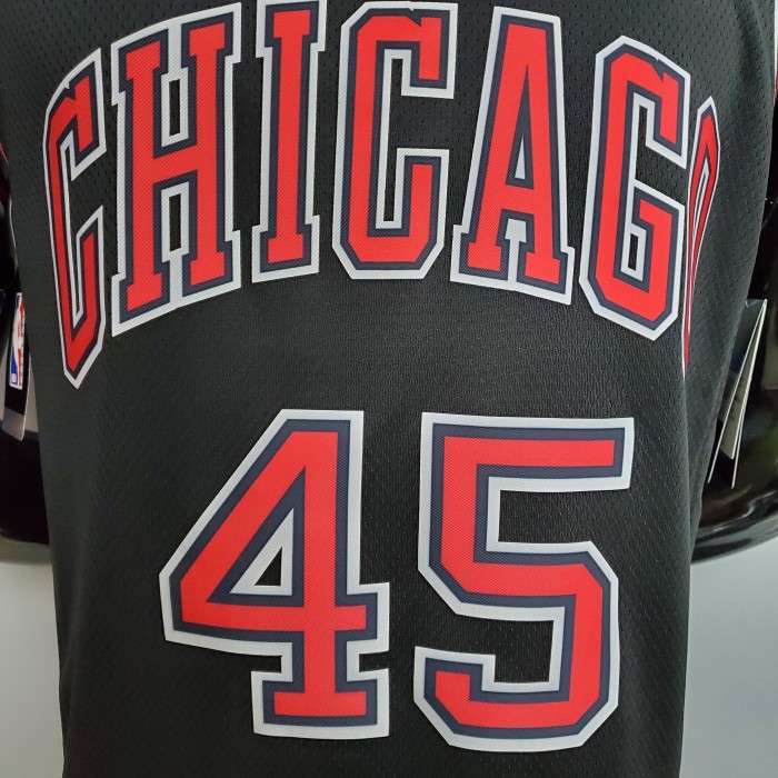 Michael Jordan Chicago Bulls Swingman Jersey Black