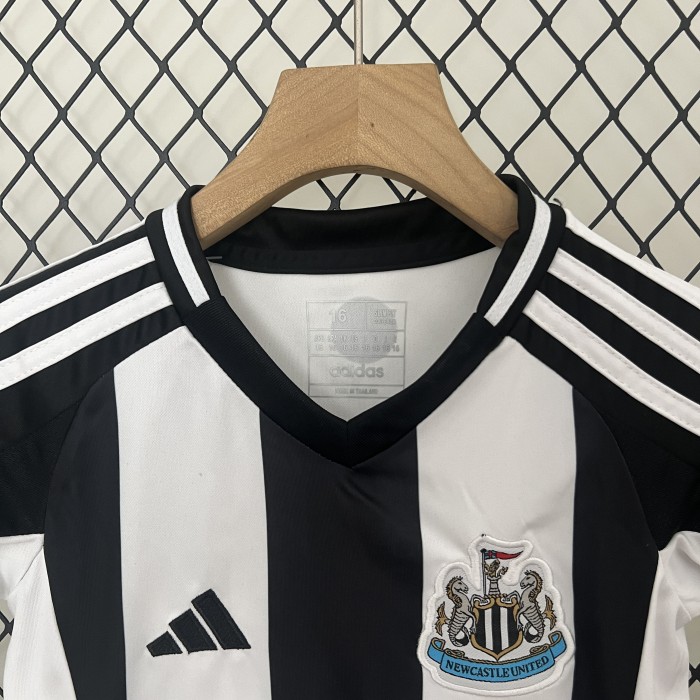 Newcastle United Kids Suit Carabao Cup 2025 Winners Shirt