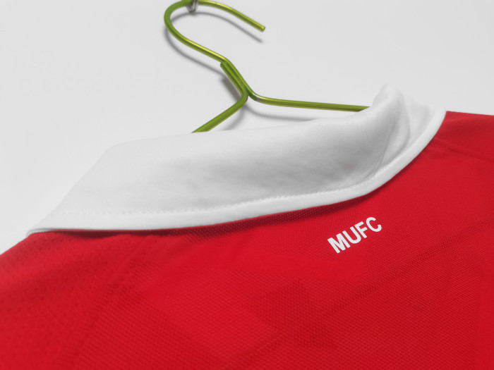 Manchester United Home Long Sleeve Retro Jersey 2010/11