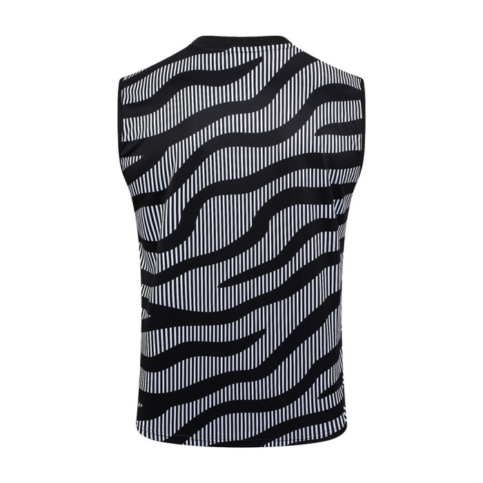 Juventus Training Jersey 23/24