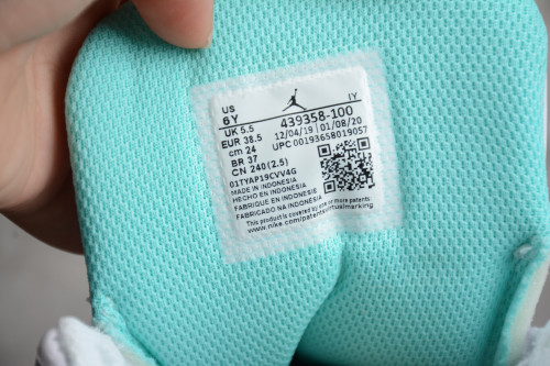 Air Jordan 13 Retro 'Aurora Green' 439358-100