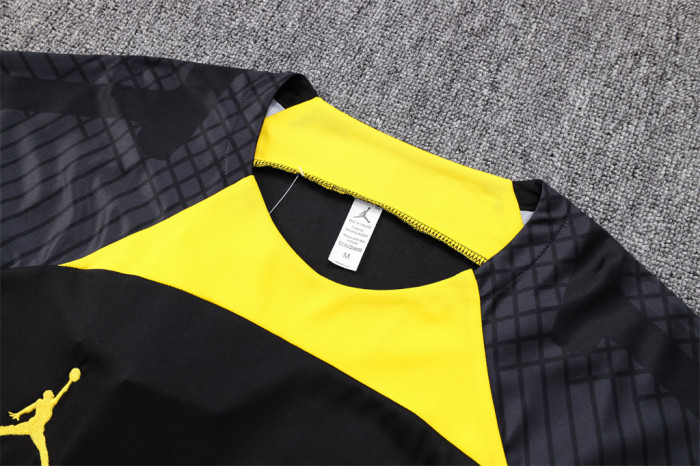 Paris Saint-Germain Training Jersey 23/24