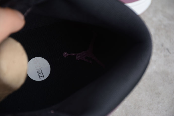 Air Jordan 1 Mid SE Berry Pink