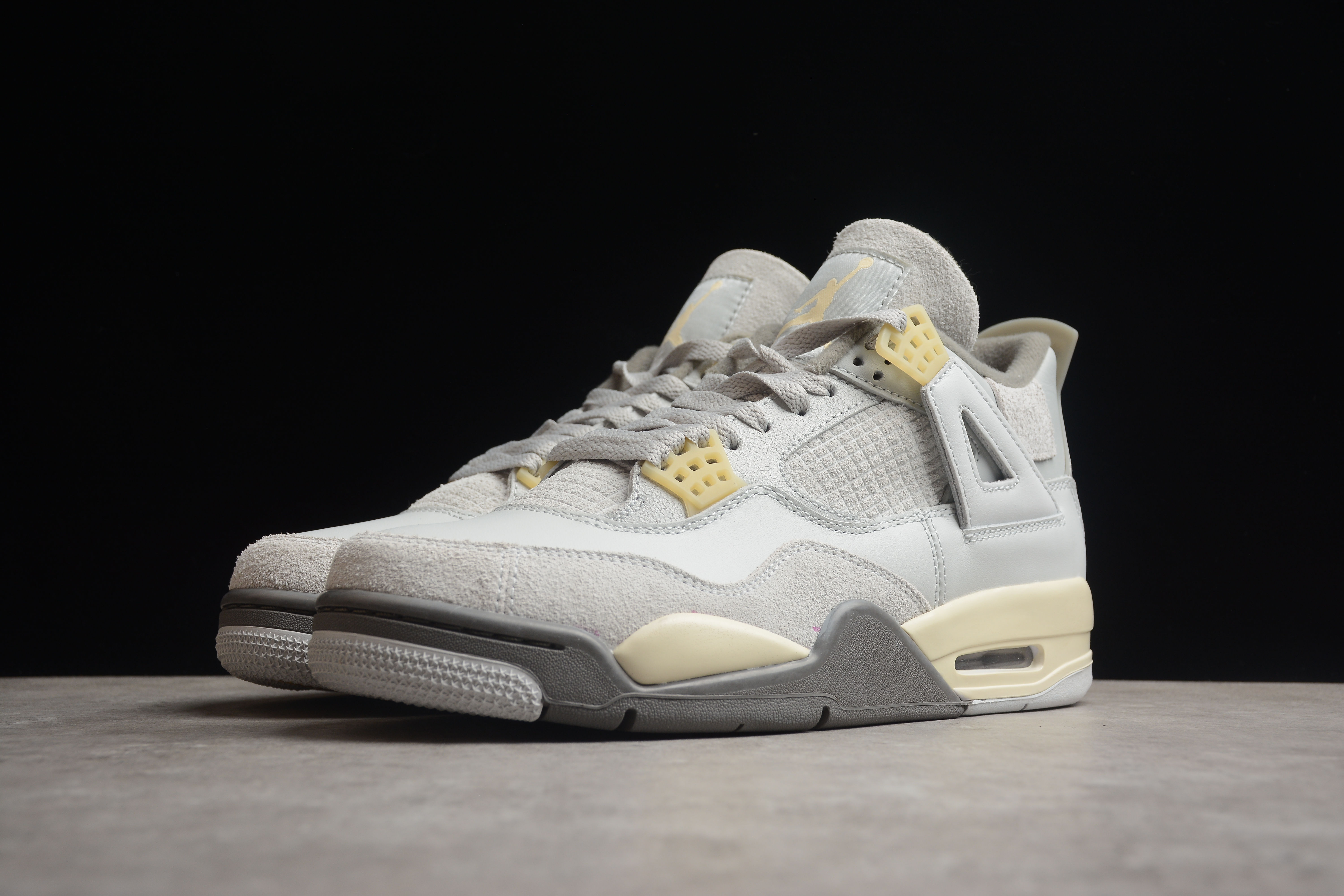 Air Jordan 4 Retro SE Craft Photon Dust DV3742-021