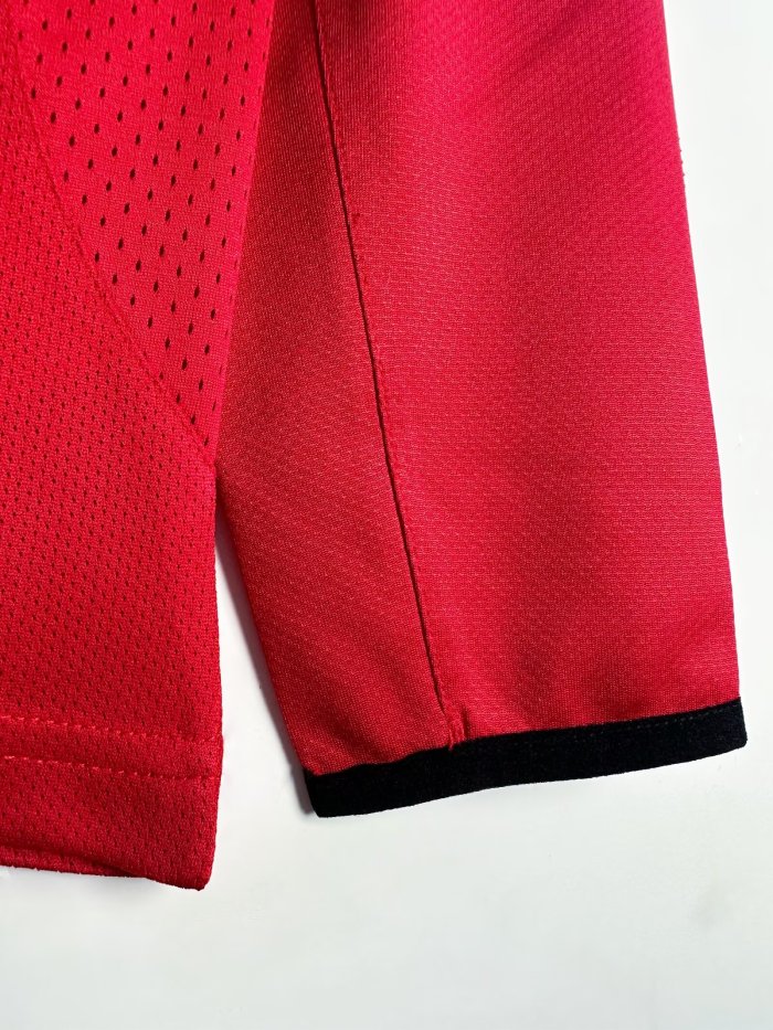 Manchester United Home Retro Jersey 2005/06