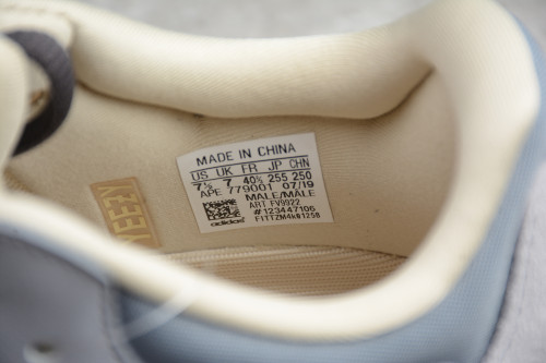 Yeezy Boost 700 Magnet FV9922