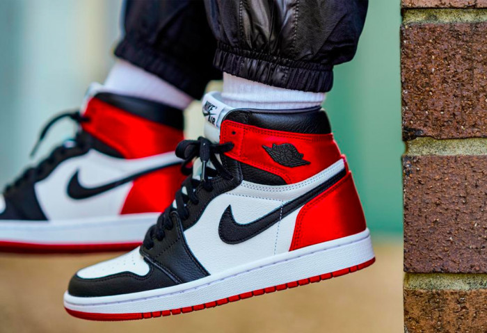Air Jordan 1 Satin Black Toe”WMNSCD0461-016