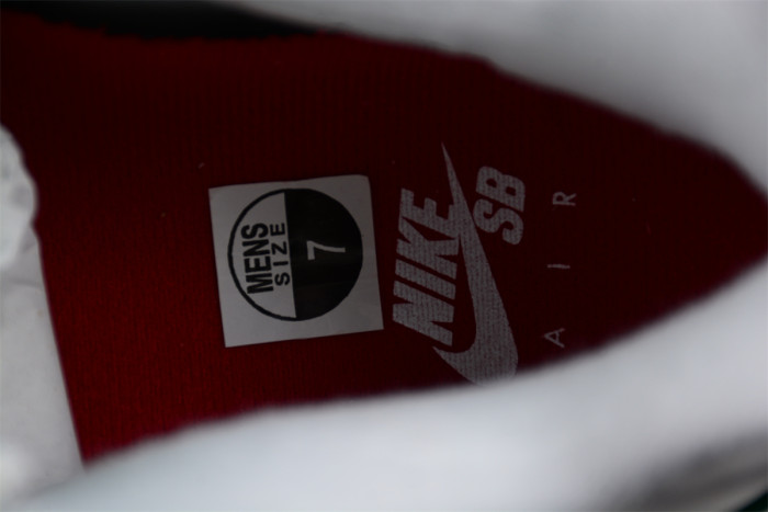 DR5415-103 Air Jordan 4 Retro SB Low Pine Green White Sail Neutral Grey