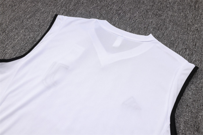 Juventus Training Jersey 23/24