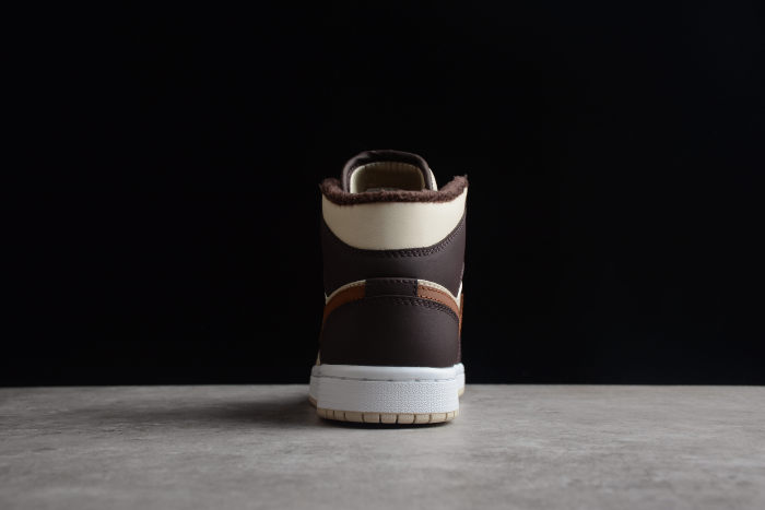 Air Jordan 1 Mid SE Cream Dark Chocolate Sneakers Oatmeal