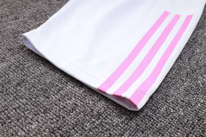 Juventus Training Jersey 23/24