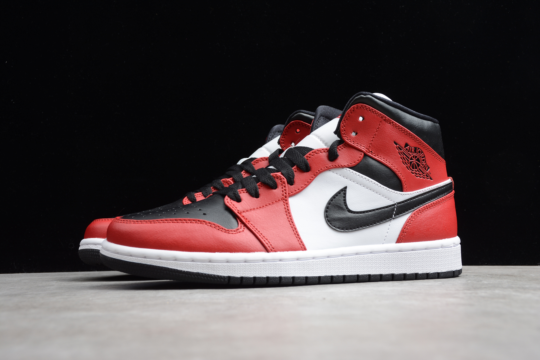 Jordan 1 Mid Chicago Black Toe 2020 (554724-069)