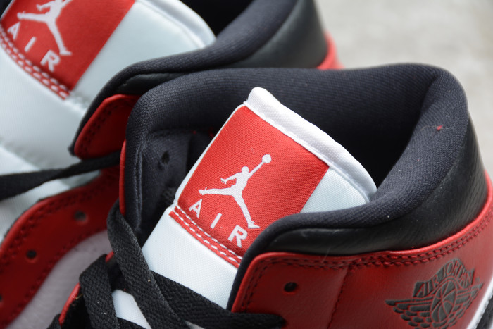 Air Jordan 1 Mid “Chicago” 2020 554724-173