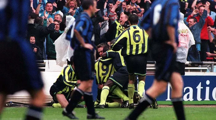 Manchester City Away Retro Jersey 98/99