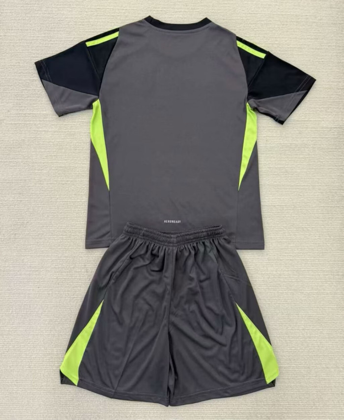 Real Madrid Goalkeeper Kids Suit 25/26