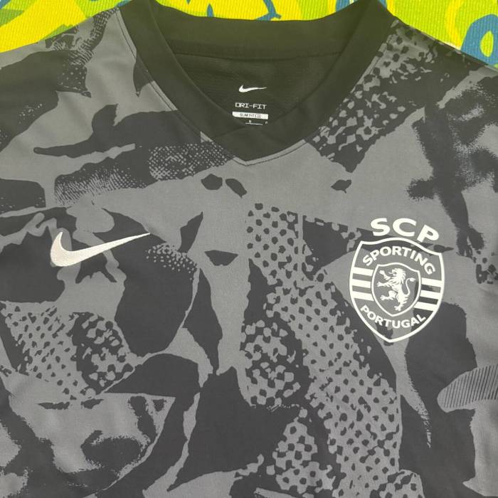 Sporting Lisbon Pre-Match Man Jersey 25/26