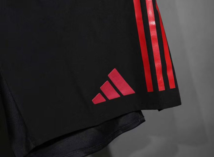 Liverpoo Away Player Shorts 25/26