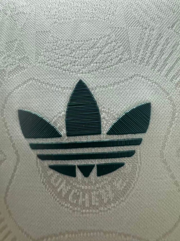 Bayern Munich Oktoberfest Player Man Jersey 25/26