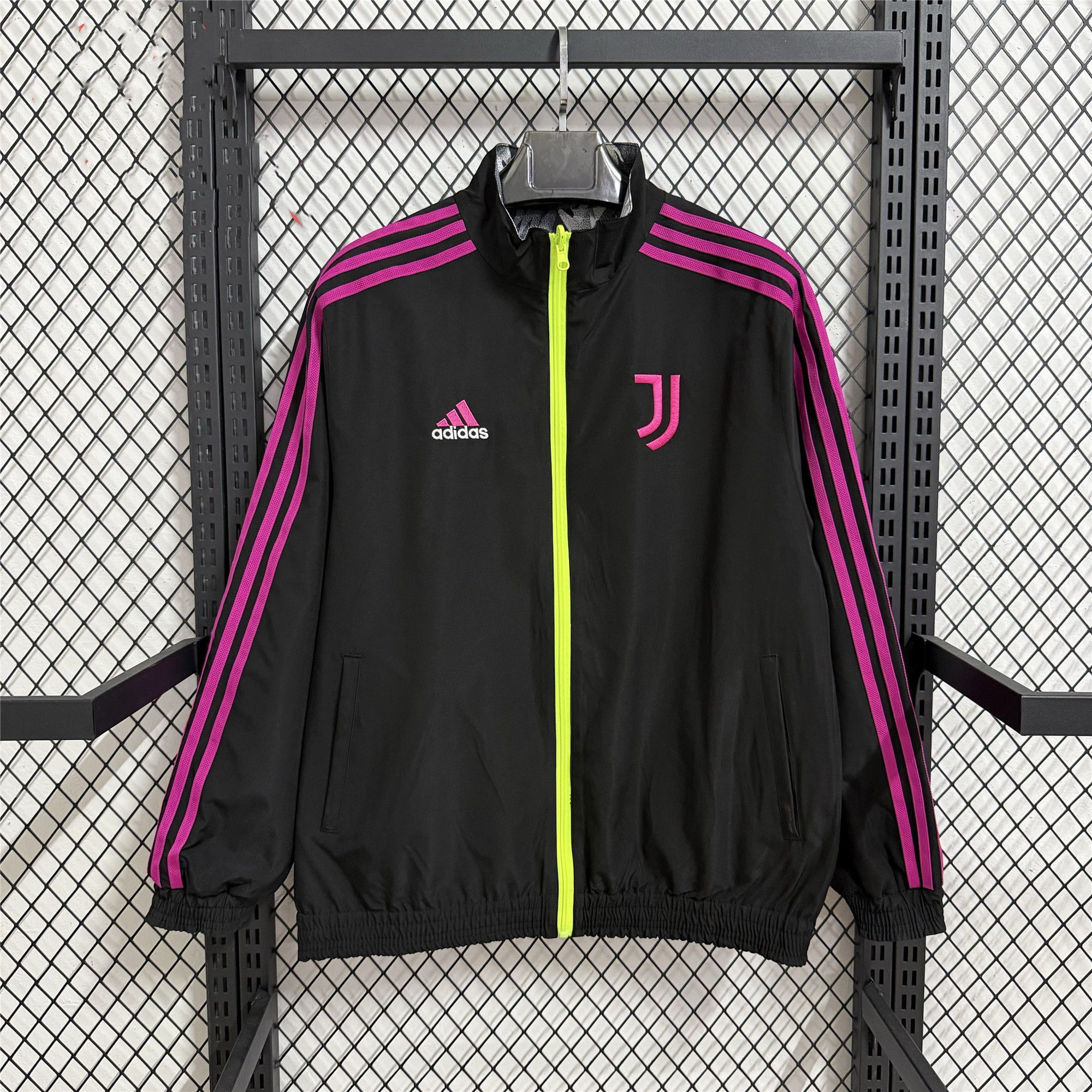 Juventus Double-Sided Training Windbreaker 2025