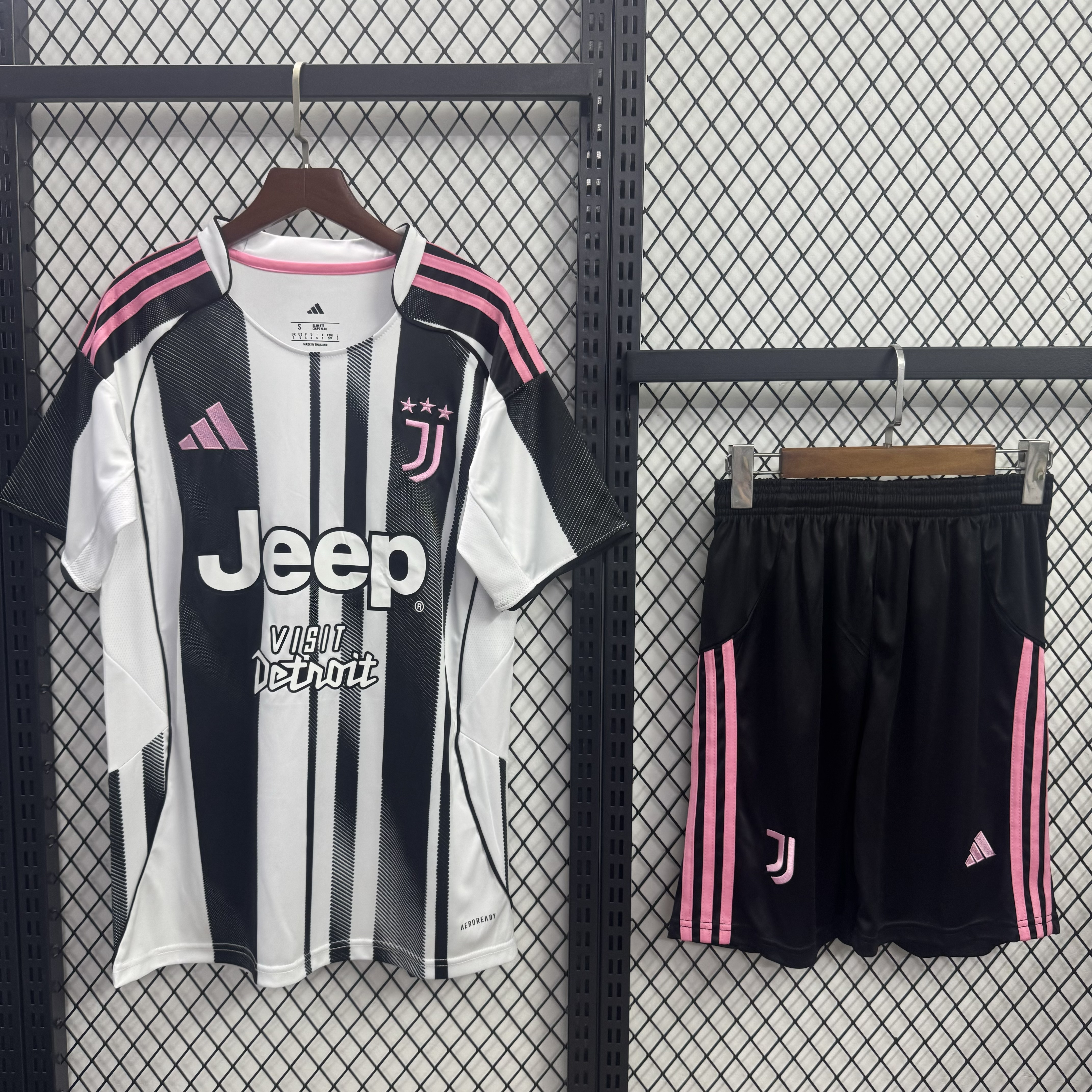 Juventus Short Sleeve Home Adult Suit25/26