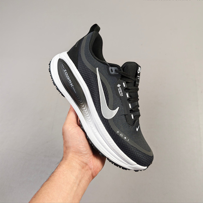 Nike Vomero 18 GTX Men's Road Running Shoes