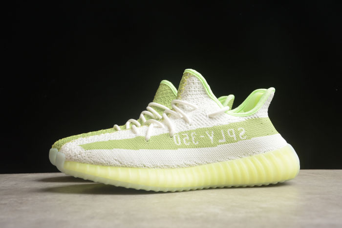Yeezy Boost 350 V2 Apple Green ZZ96SN