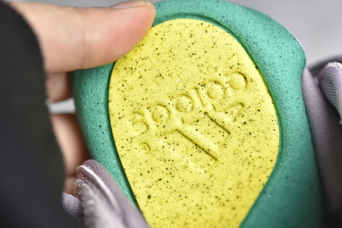 Yeezy 500 ’Soft Vision’ Purple FW2656