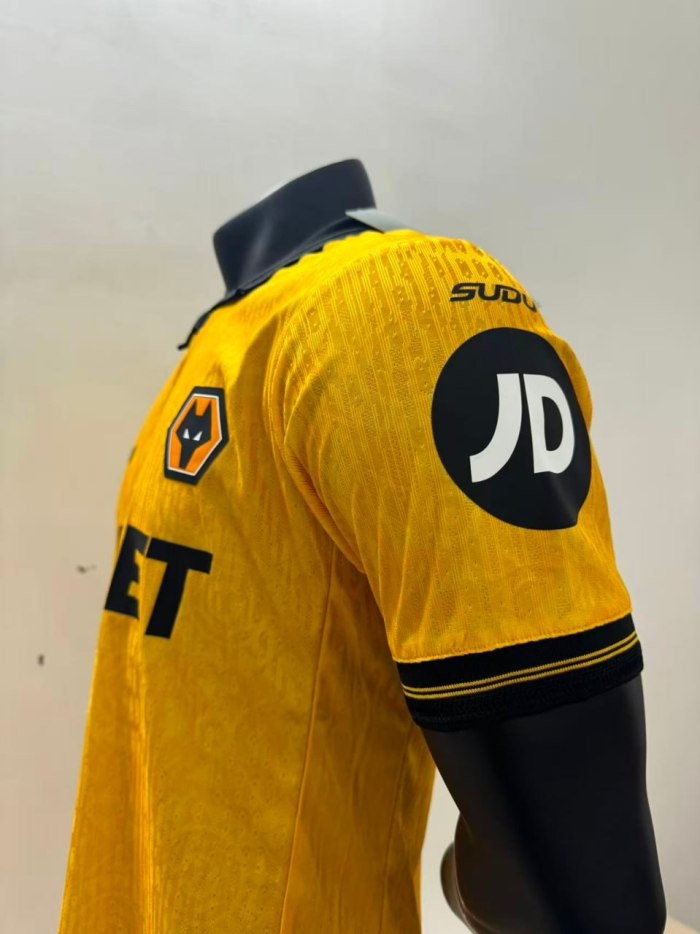 Wolves Home Man Player Jersey 25/26