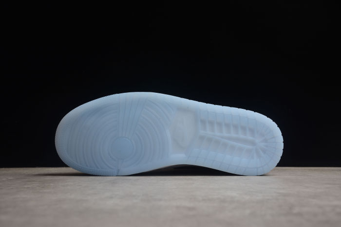 Nike - Air Jordan 1 Mid Se Ice Blue