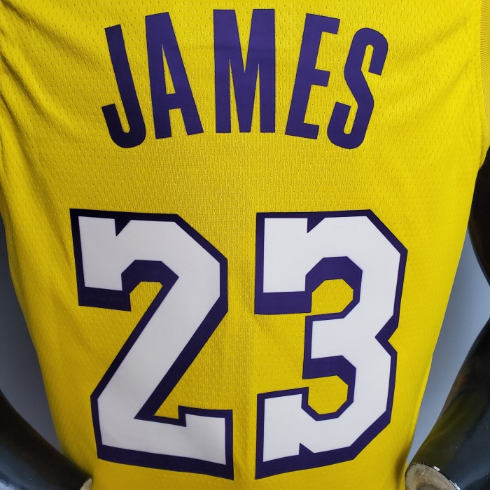 LeBron James Los Angeles Lakers 2020/21 Swingman Jersey Yellow
