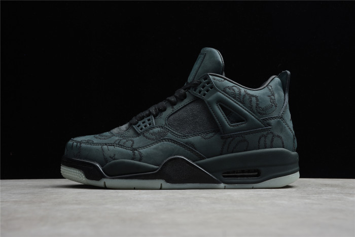 Air Jordan 4 Retro x KAWS Black 2017 (930155-001)