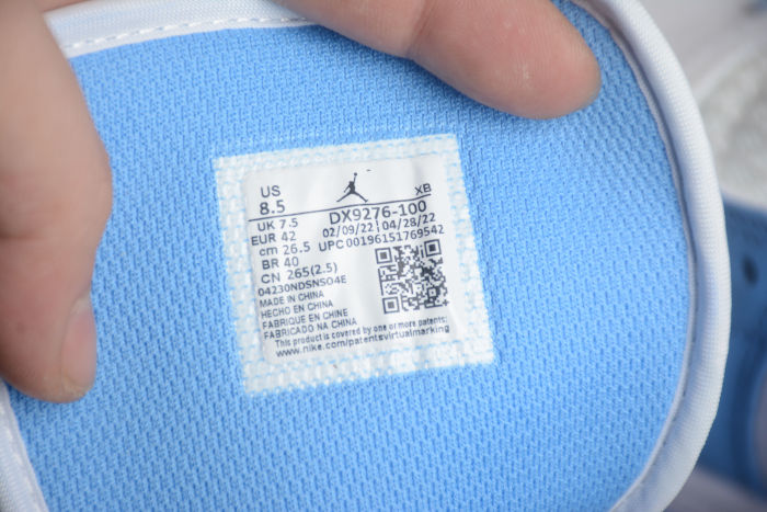 Air Jordan 1 Mid University Blue AJ1