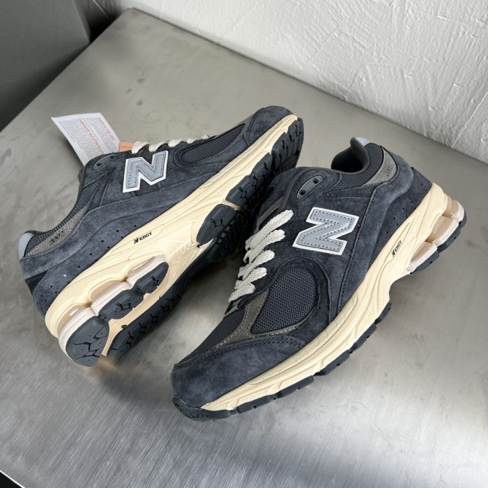 NEW BALANCE M2002RHO PHANTOM