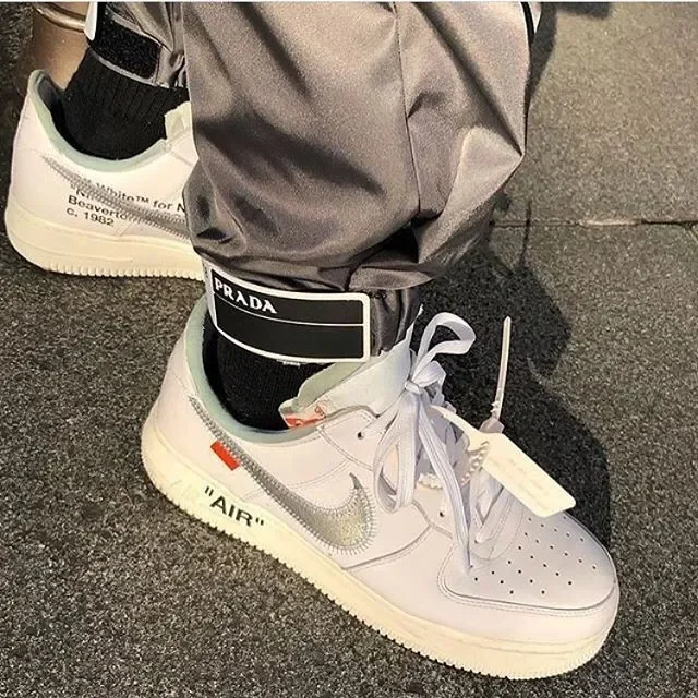 Conplex Con Off-White x MoMa x Air Force 1'07 Virgil White with Zip-Tie AV5210-100