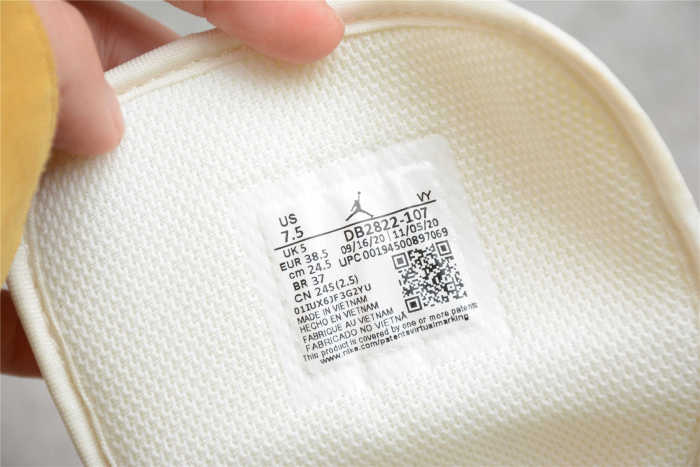 Air Jordan 1 Mid SE Voltage Yellow/White/Sail DB2822-107