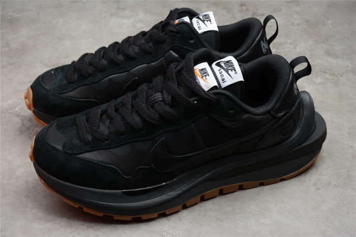 Sacai Nike Vaporwaffle Black Gum DD1875-001