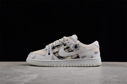 Futura x SB Dunk Low DD8338-001