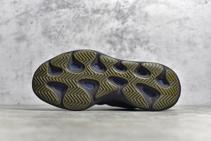 Yeezy Boost 700 V3“Clay Brown” GY0189