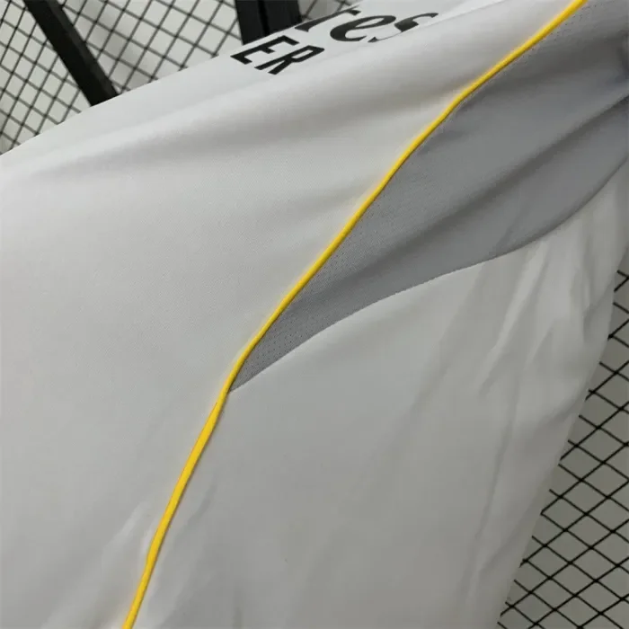 Real Madrid Home Women Jersey 25/26