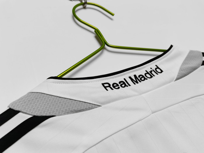 Real Madrid Home Retro Jersey 2006/07