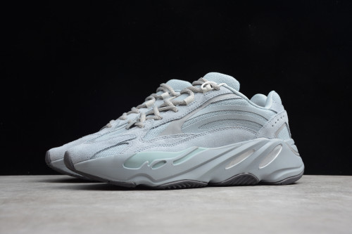 Yeezy Boost 700 V2“Hospital Blue” FV8429